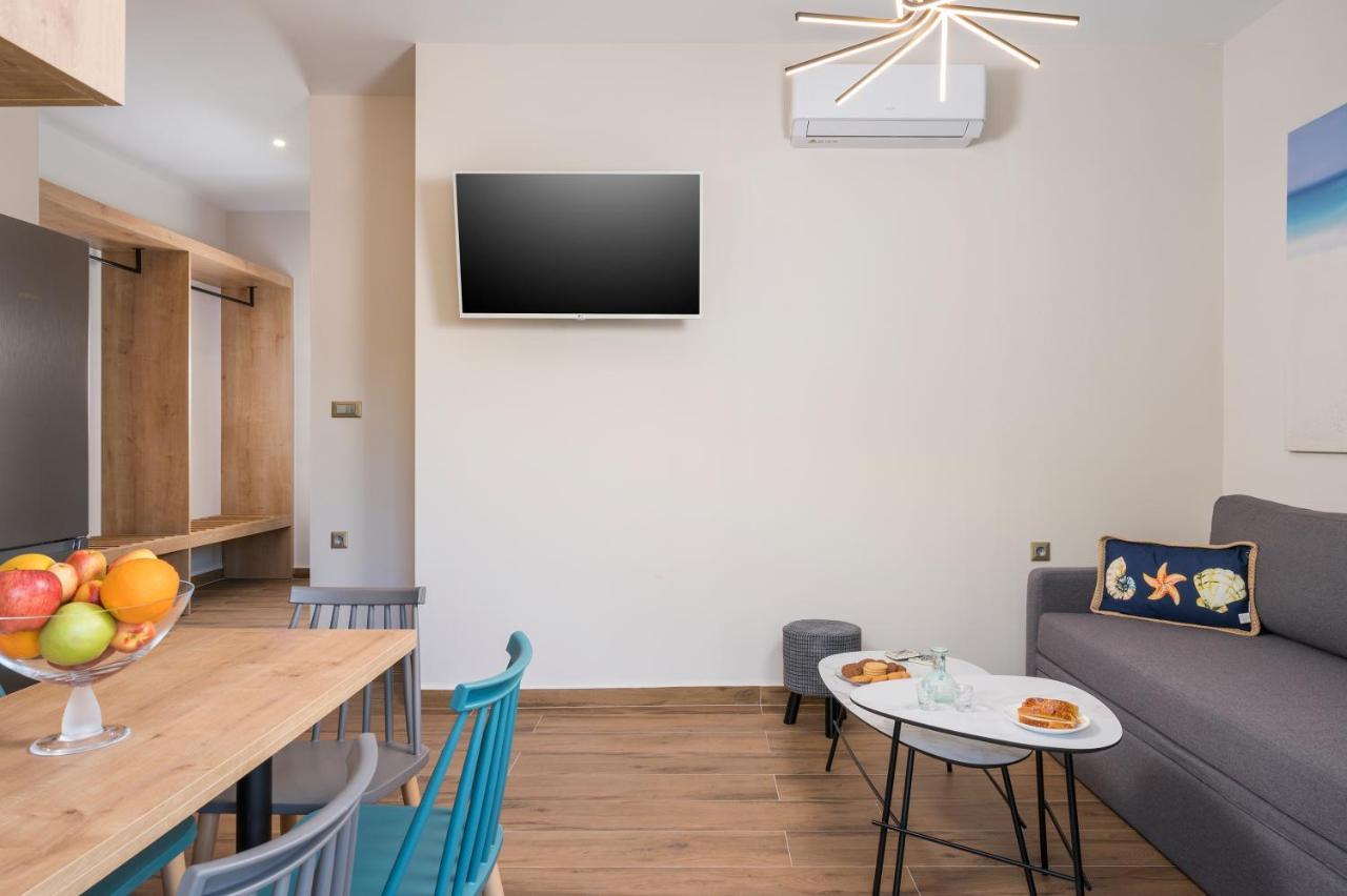 Aequor Luxury Rooms & Apartments Kato Daratso Eksteriør billede